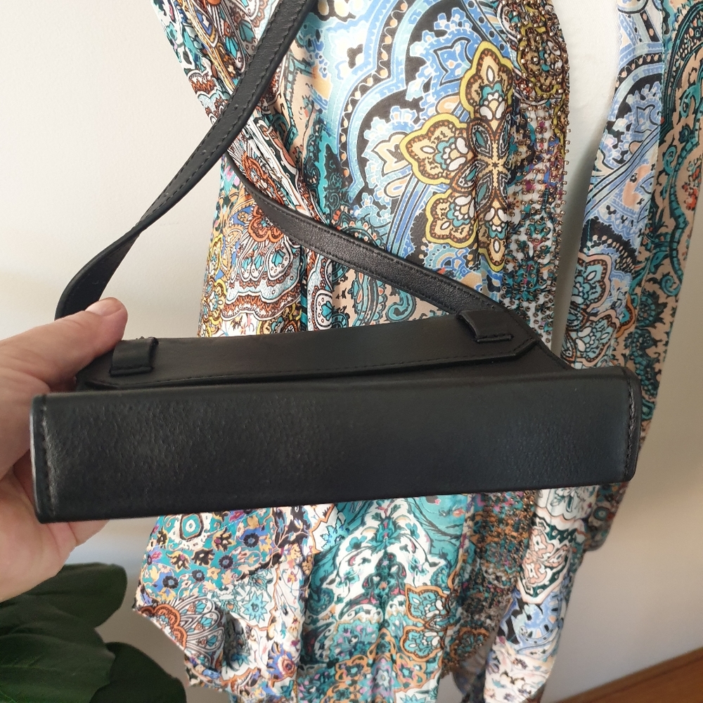 Witchery black leather belt or crossbody small bag - Picture 5 of 5